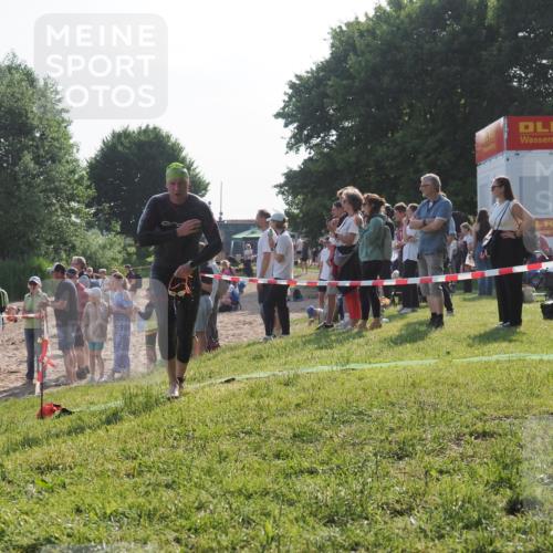 15.06.2025 - 27. Vierlanden-Triathlon KatJ http://msf.ph/oto/7978002 15.06.2025 08:38:46 Schwimmen 2, 27, 86, 126, 182 meine-sportfotos.de