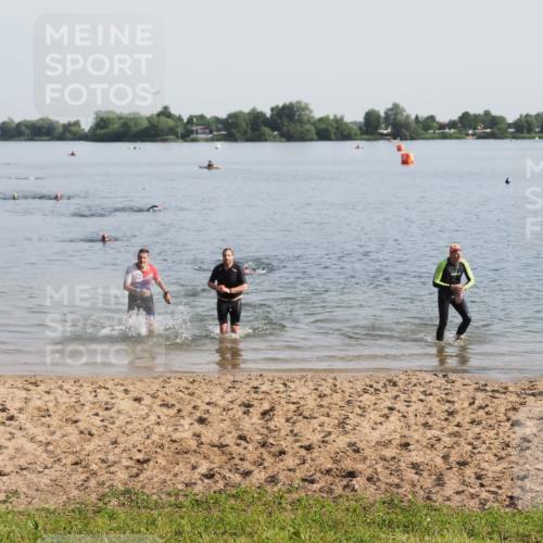 21.06.2025 - 27. Vierlanden-Triathlon MichiJ http://msf.ph/oto/7978018 15.06.2026 08:47:50 Schwimmen 34, 193 meine-sportfotos.de