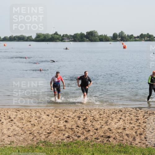 21.06.2025 - 27. Vierlanden-Triathlon MichiJ http://msf.ph/oto/7978036 15.06.2026 08:47:51 Schwimmen 34, 193 meine-sportfotos.de