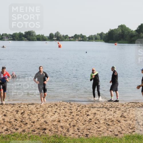 21.06.2025 - 27. Vierlanden-Triathlon MichiJ http://msf.ph/oto/7978057 15.06.2026 08:47:53 Schwimmen 34, 193 meine-sportfotos.de