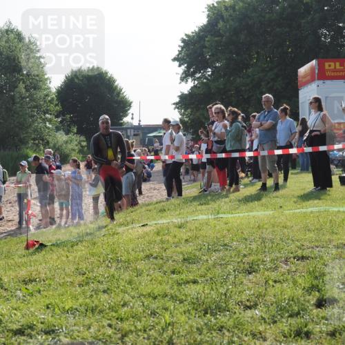 15.06.2025 - 27. Vierlanden-Triathlon KatJ http://msf.ph/oto/7978067 15.06.2025 08:38:58 Schwimmen 94, 182 meine-sportfotos.de