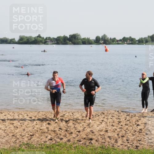 21.06.2025 - 27. Vierlanden-Triathlon MichiJ http://msf.ph/oto/7978082 15.06.2026 08:47:54 Schwimmen 34, 193 meine-sportfotos.de