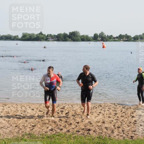 21.06.2025 - 27. Vierlanden-Triathlon MichiJ http://msf.ph/oto/7978094 15.06.2026 08:47:55 Schwimmen 34, 193 meine-sportfotos.de