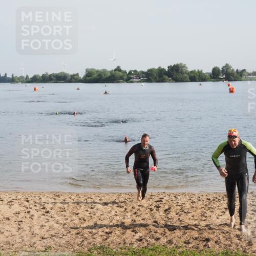21.06.2025 - 27. Vierlanden-Triathlon MichiJ http://msf.ph/oto/7978119 15.06.2026 08:48:03 Schwimmen 16, 34, 167, 193 meine-sportfotos.de