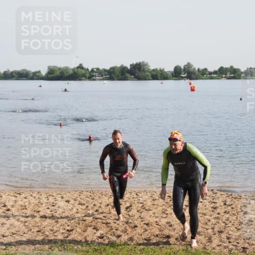 21.06.2025 - 27. Vierlanden-Triathlon MichiJ http://msf.ph/oto/7978129 15.06.2026 08:48:04 Schwimmen 16, 34, 167, 193 meine-sportfotos.de