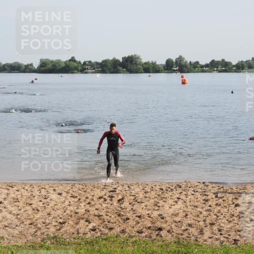 21.06.2025 - 27. Vierlanden-Triathlon MichiJ http://msf.ph/oto/7978149 15.06.2026 08:48:17 Schwimmen 70 meine-sportfotos.de
