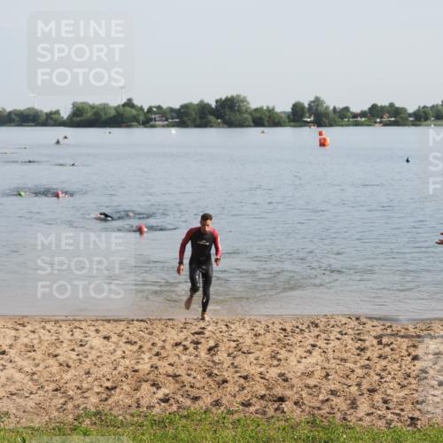 21.06.2025 - 27. Vierlanden-Triathlon MichiJ http://msf.ph/oto/7978161 15.06.2026 08:48:18 Schwimmen 70 meine-sportfotos.de