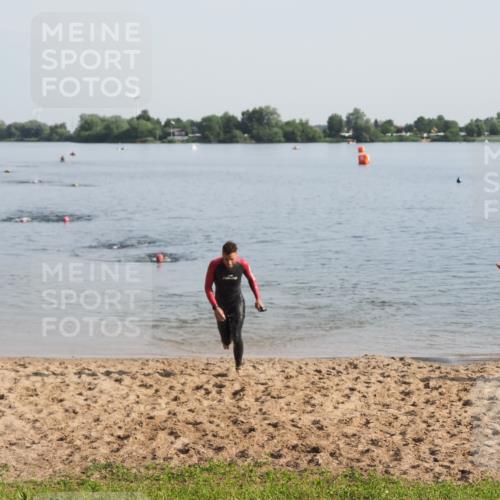 21.06.2025 - 27. Vierlanden-Triathlon MichiJ http://msf.ph/oto/7978173 15.06.2026 08:48:18 Schwimmen 70 meine-sportfotos.de