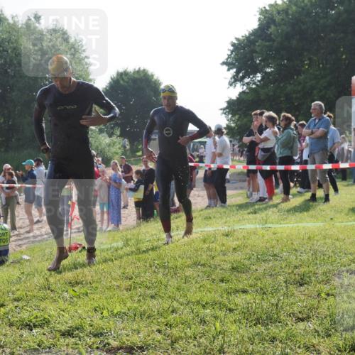 15.06.2025 - 27. Vierlanden-Triathlon KatJ http://msf.ph/oto/7978174 15.06.2025 08:39:14 Schwimmen 77, 120, 132, 165 meine-sportfotos.de