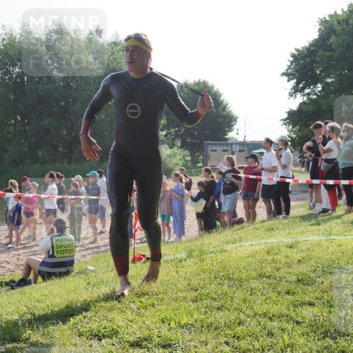 15.06.2025 - 27. Vierlanden-Triathlon KatJ http://msf.ph/oto/7978201 15.06.2025 08:39:15 Schwimmen 77, 120, 132, 165 meine-sportfotos.de