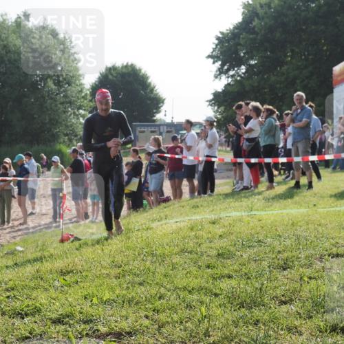 15.06.2025 - 27. Vierlanden-Triathlon KatJ http://msf.ph/oto/7978219 15.06.2025 08:39:21 Schwimmen 120, 132, 165 meine-sportfotos.de