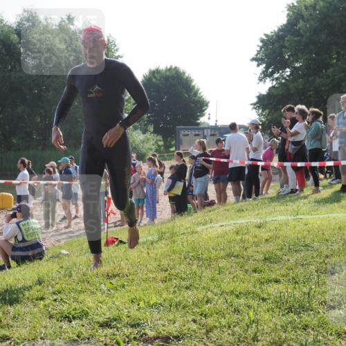 15.06.2025 - 27. Vierlanden-Triathlon KatJ http://msf.ph/oto/7978242 15.06.2025 08:39:22 Schwimmen 120, 132, 165 meine-sportfotos.de