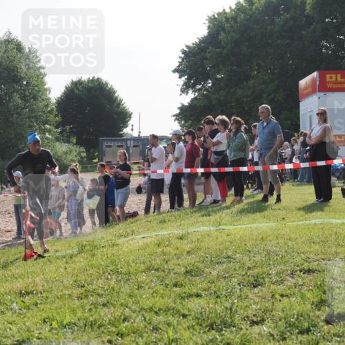 15.06.2025 - 27. Vierlanden-Triathlon KatJ http://msf.ph/oto/7978253 15.06.2025 08:39:36 Schwimmen 168 meine-sportfotos.de