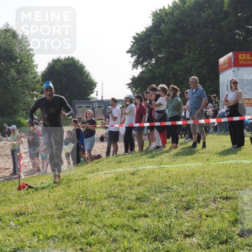 15.06.2025 - 27. Vierlanden-Triathlon KatJ http://msf.ph/oto/7978262 15.06.2025 08:39:36 Schwimmen 168 meine-sportfotos.de