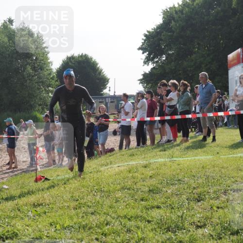 15.06.2025 - 27. Vierlanden-Triathlon KatJ http://msf.ph/oto/7978272 15.06.2025 08:39:37 Schwimmen 168 meine-sportfotos.de