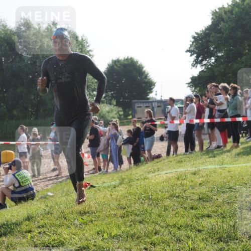 15.06.2025 - 27. Vierlanden-Triathlon KatJ http://msf.ph/oto/7978289 15.06.2025 08:39:38 Schwimmen 168 meine-sportfotos.de