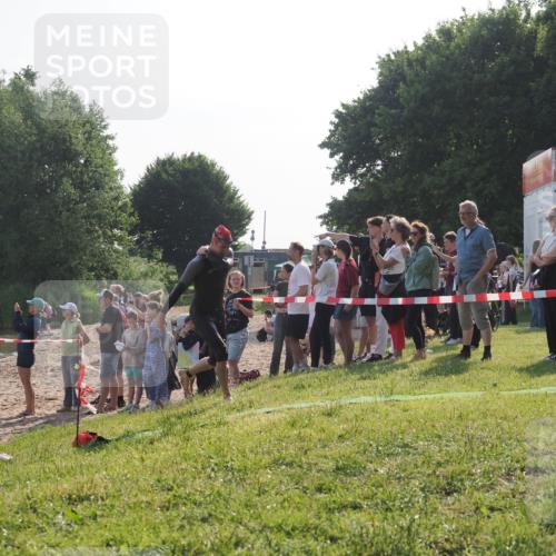 15.06.2025 - 27. Vierlanden-Triathlon KatJ http://msf.ph/oto/7978304 15.06.2025 08:39:46 Schwimmen 59, 168 meine-sportfotos.de