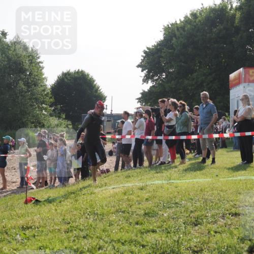 15.06.2025 - 27. Vierlanden-Triathlon KatJ http://msf.ph/oto/7978307 15.06.2025 08:39:46 Schwimmen 59, 168 meine-sportfotos.de