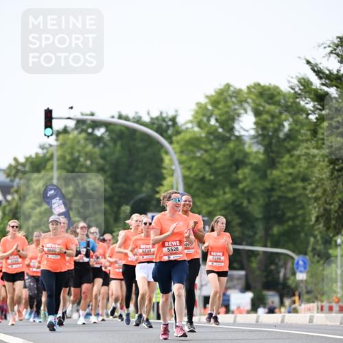 15.06.2025 - REWE Women's Run Dr. Thomas Lammeyer http://msf.ph/oto/7978308 15.06.2025 10:43:29 Laufen 5230, 5528 meine-sportfotos.de