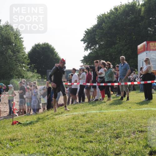 15.06.2025 - 27. Vierlanden-Triathlon KatJ http://msf.ph/oto/7978310 15.06.2025 08:39:46 Schwimmen 59, 168 meine-sportfotos.de