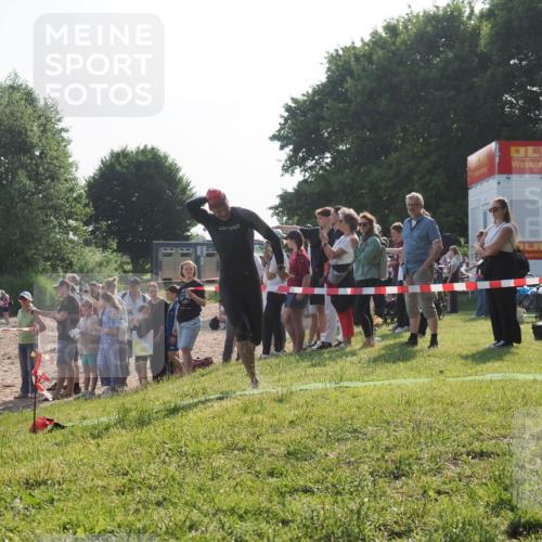 15.06.2025 - 27. Vierlanden-Triathlon KatJ http://msf.ph/oto/7978321 15.06.2025 08:39:46 Schwimmen 59, 168 meine-sportfotos.de