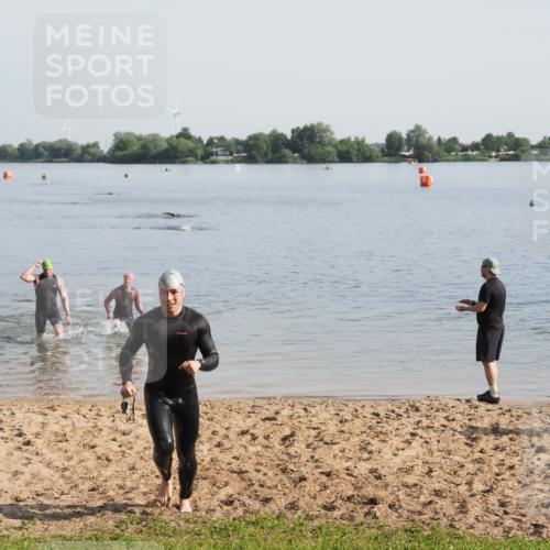 21.06.2025 - 27. Vierlanden-Triathlon MichiJ http://msf.ph/oto/7978337 15.06.2026 08:48:47 Schwimmen 19, 144 meine-sportfotos.de