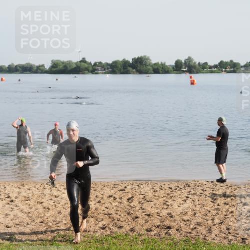 21.06.2025 - 27. Vierlanden-Triathlon MichiJ http://msf.ph/oto/7978340 15.06.2026 08:48:47 Schwimmen 19, 144 meine-sportfotos.de
