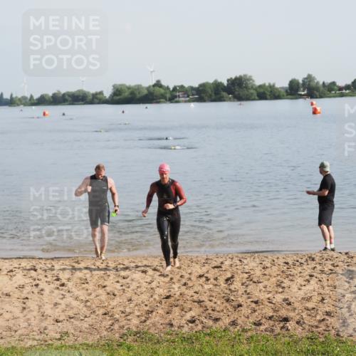 21.06.2025 - 27. Vierlanden-Triathlon MichiJ http://msf.ph/oto/7978357 15.06.2026 08:48:52 Schwimmen 19, 115, 144 meine-sportfotos.de