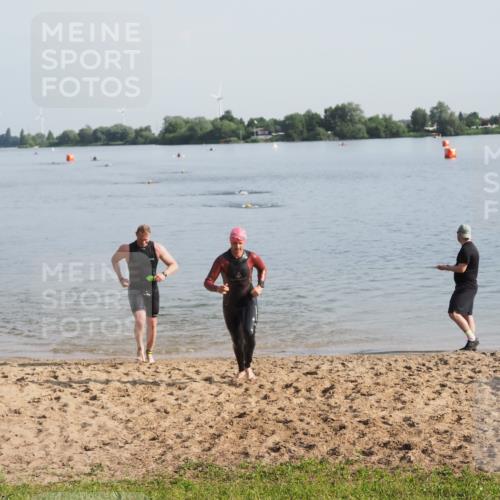 21.06.2025 - 27. Vierlanden-Triathlon MichiJ http://msf.ph/oto/7978363 15.06.2026 08:48:52 Schwimmen 19, 115, 144 meine-sportfotos.de