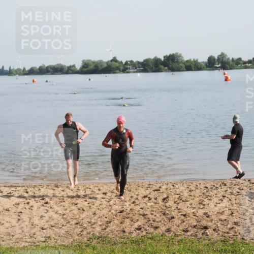 21.06.2025 - 27. Vierlanden-Triathlon MichiJ http://msf.ph/oto/7978366 15.06.2026 08:48:52 Schwimmen 19, 115, 144 meine-sportfotos.de