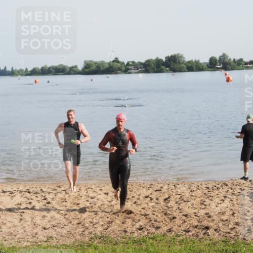 21.06.2025 - 27. Vierlanden-Triathlon MichiJ http://msf.ph/oto/7978375 15.06.2026 08:48:53 Schwimmen 19, 115, 144 meine-sportfotos.de