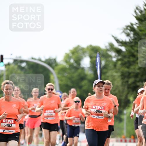 15.06.2025 - REWE Women's Run Dr. Thomas Lammeyer http://msf.ph/oto/7978379 15.06.2025 10:43:36 Laufen 5453, 5566, 5628, 5680 meine-sportfotos.de