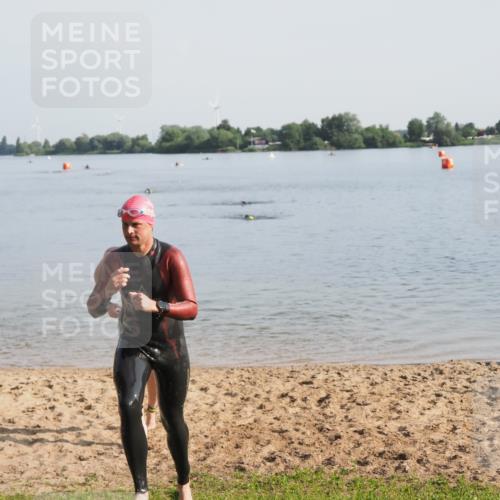 21.06.2025 - 27. Vierlanden-Triathlon MichiJ http://msf.ph/oto/7978397 15.06.2026 08:48:55 Schwimmen 19, 115, 144 meine-sportfotos.de
