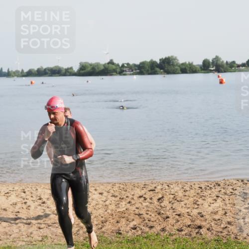21.06.2025 - 27. Vierlanden-Triathlon MichiJ http://msf.ph/oto/7978400 15.06.2026 08:48:55 Schwimmen 19, 115, 144 meine-sportfotos.de