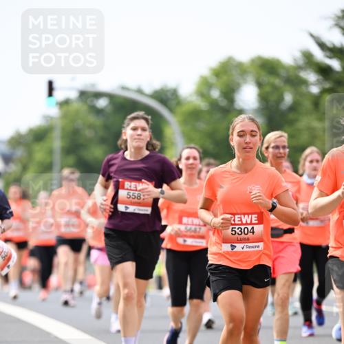 15.06.2025 - REWE Women's Run Dr. Thomas Lammeyer http://msf.ph/oto/7978441 15.06.2025 10:43:40 Laufen 558, 5687, 5304 meine-sportfotos.de