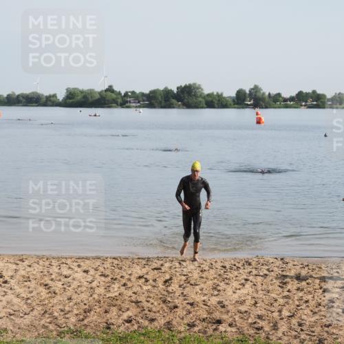 21.06.2025 - 27. Vierlanden-Triathlon MichiJ http://msf.ph/oto/7978466 15.06.2026 08:49:40 Schwimmen 172 meine-sportfotos.de