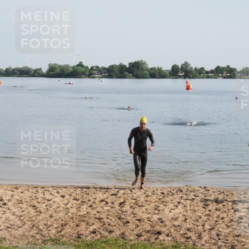 21.06.2025 - 27. Vierlanden-Triathlon MichiJ http://msf.ph/oto/7978468 15.06.2026 08:49:40 Schwimmen 172 meine-sportfotos.de