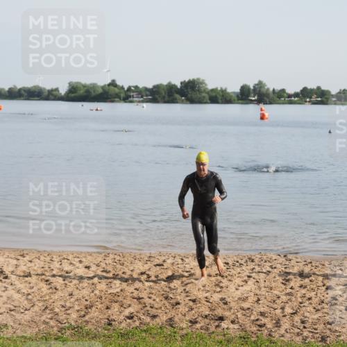 21.06.2025 - 27. Vierlanden-Triathlon MichiJ http://msf.ph/oto/7978499 15.06.2026 08:49:42 Schwimmen 172 meine-sportfotos.de