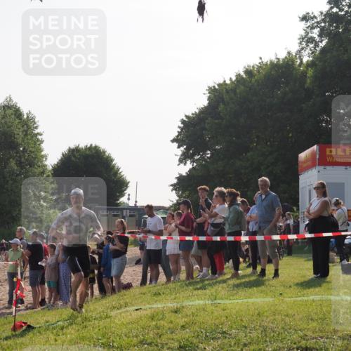 15.06.2025 - 27. Vierlanden-Triathlon KatJ http://msf.ph/oto/7978507 15.06.2025 08:40:35 Schwimmen 7 meine-sportfotos.de