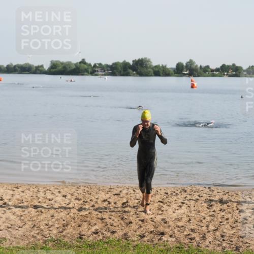 21.06.2025 - 27. Vierlanden-Triathlon MichiJ http://msf.ph/oto/7978508 15.06.2026 08:49:42 Schwimmen 172 meine-sportfotos.de
