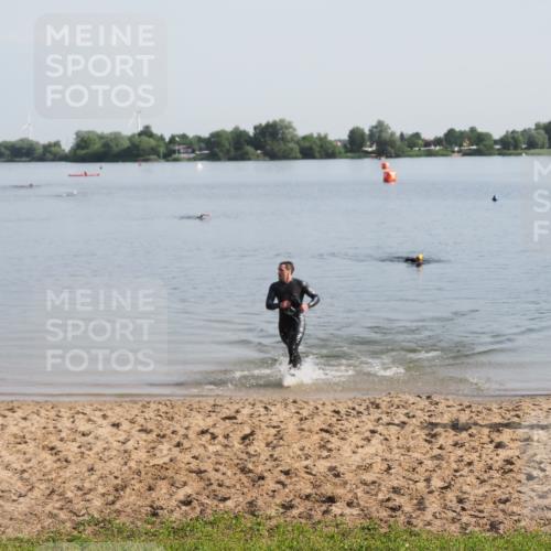 21.06.2025 - 27. Vierlanden-Triathlon MichiJ http://msf.ph/oto/7978529 15.06.2026 08:50:06 Schwimmen 68 meine-sportfotos.de