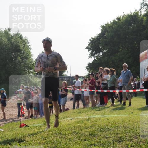 15.06.2025 - 27. Vierlanden-Triathlon KatJ http://msf.ph/oto/7978537 15.06.2025 08:40:37 Schwimmen 7 meine-sportfotos.de