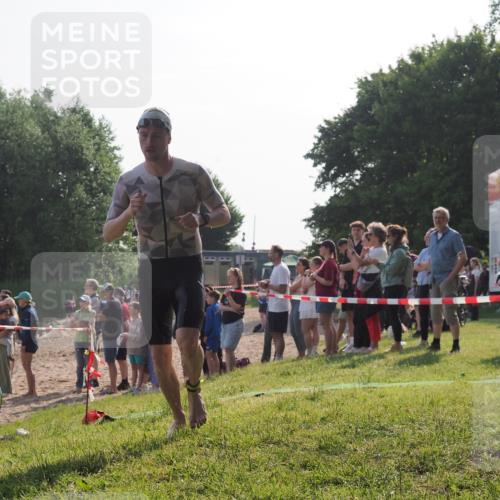 15.06.2025 - 27. Vierlanden-Triathlon KatJ http://msf.ph/oto/7978540 15.06.2025 08:40:37 Schwimmen 7 meine-sportfotos.de