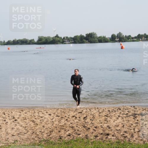 21.06.2025 - 27. Vierlanden-Triathlon MichiJ http://msf.ph/oto/7978557 15.06.2026 08:50:07 Schwimmen 68 meine-sportfotos.de