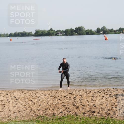 21.06.2025 - 27. Vierlanden-Triathlon MichiJ http://msf.ph/oto/7978565 15.06.2026 08:50:08 Schwimmen 68 meine-sportfotos.de