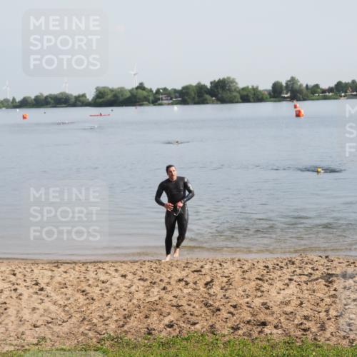 21.06.2025 - 27. Vierlanden-Triathlon MichiJ http://msf.ph/oto/7978572 15.06.2026 08:50:08 Schwimmen 68 meine-sportfotos.de