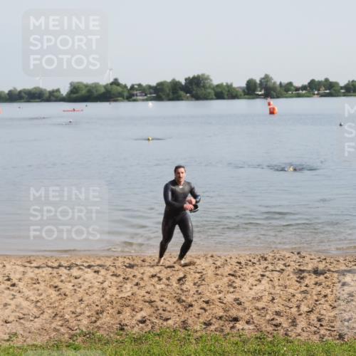 21.06.2025 - 27. Vierlanden-Triathlon MichiJ http://msf.ph/oto/7978596 15.06.2026 08:50:09 Schwimmen 68 meine-sportfotos.de