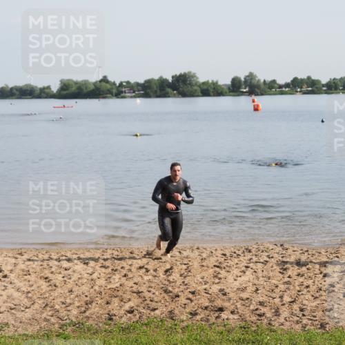 21.06.2025 - 27. Vierlanden-Triathlon MichiJ http://msf.ph/oto/7978598 15.06.2026 08:50:09 Schwimmen 68 meine-sportfotos.de