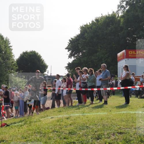15.06.2025 - 27. Vierlanden-Triathlon KatJ http://msf.ph/oto/7978605 15.06.2025 08:41:01 Schwimmen 99, 114 meine-sportfotos.de