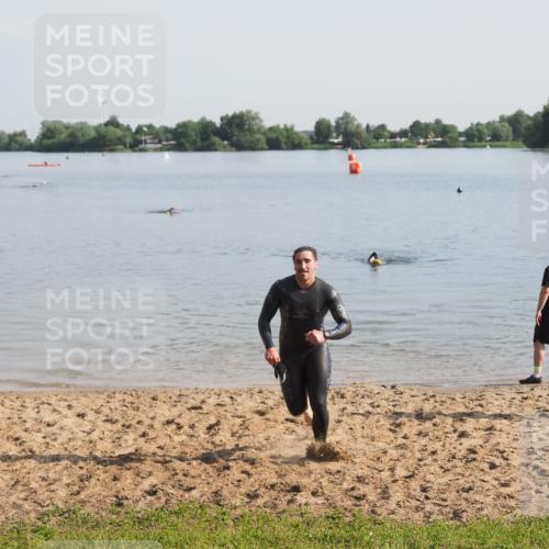 21.06.2025 - 27. Vierlanden-Triathlon MichiJ http://msf.ph/oto/7978620 15.06.2026 08:50:10 Schwimmen 68 meine-sportfotos.de